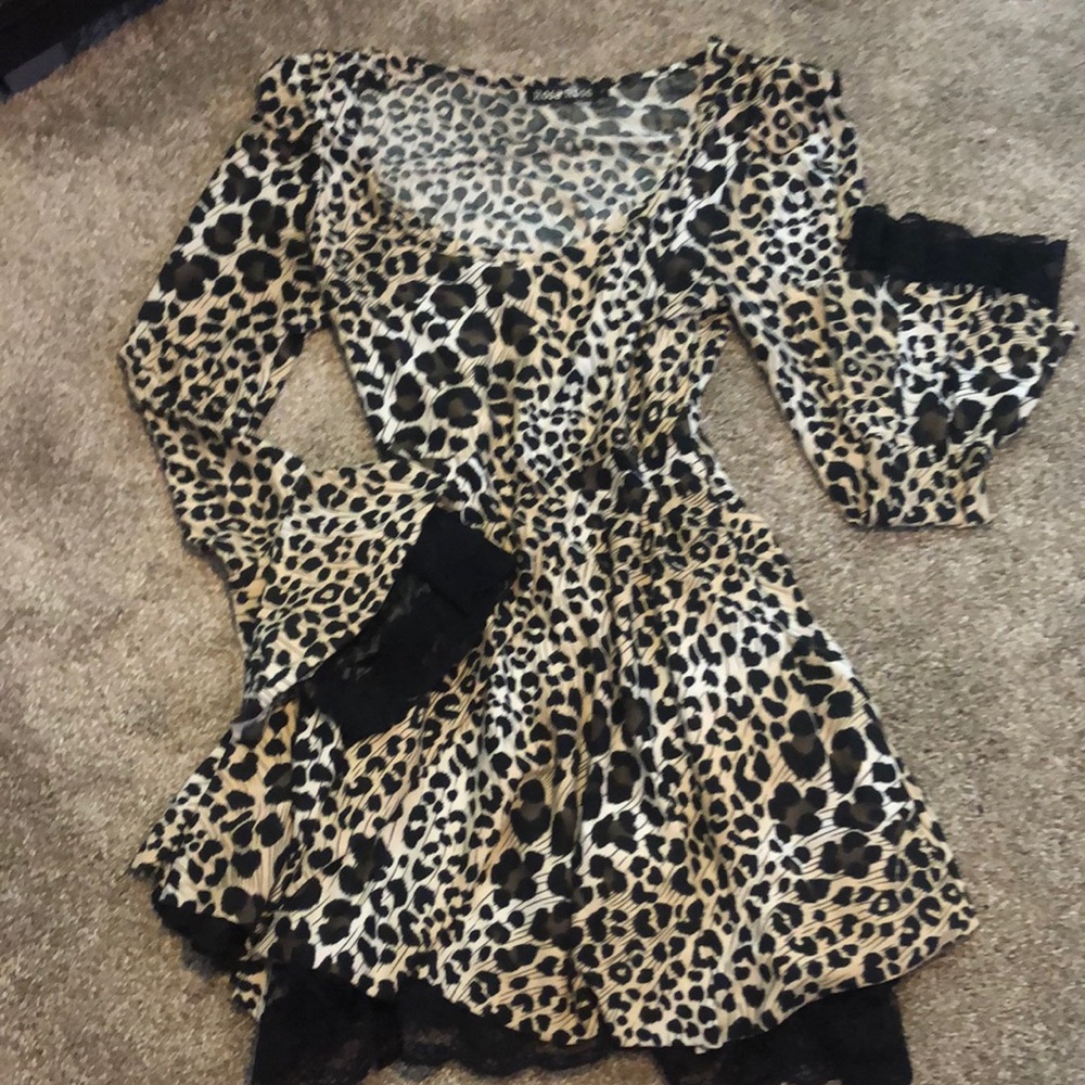 Flirty leopard print top